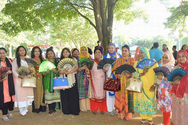 আড্ডা-গানে ভার্জিনিয়ার পার্কে প্রবাসীদের মিলনমেলা