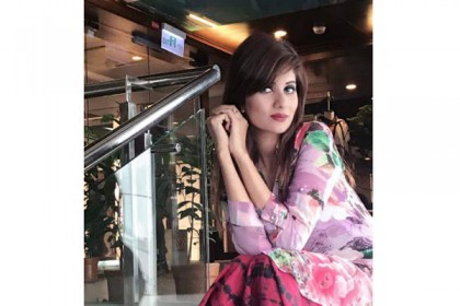 আত্মহত্যা করলেন মডেল রিসিলা