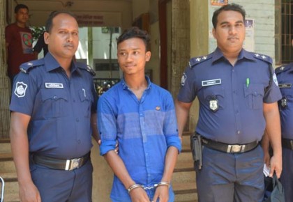 কলেজছাত্রীর আত্মহত্যার ঘটনায় অভিযুক্ত গ্রেফতার