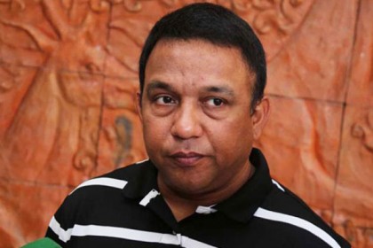 রাতে সিঙ্গাপুরে নিয়ে যাওয়া হবে সুজনকে