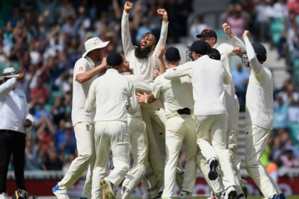 দক্ষিণ আফ্রিকাকে ২৩৯ রানে হারালো ইংল্যান্ড