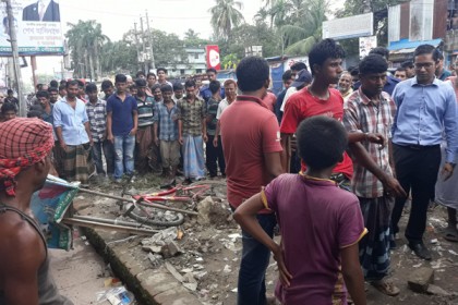 নোয়াখালীতে অবৈধ স্থাপনা উচ্ছেদ