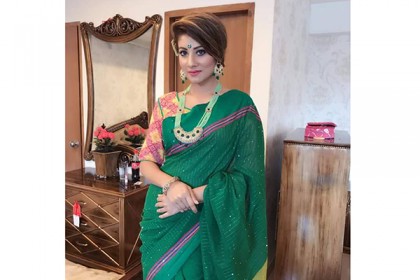 স্বামীকে ভিডিও কলে রেখে আত্মহত্যা মডেল রিসিলার
