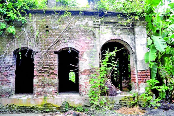 খানসামার জয়শঙ্করের জমিদার বাড়ি