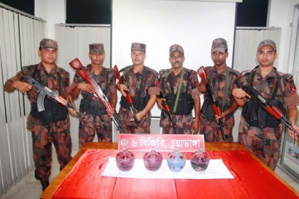 চুয়াডাঙ্গায় ২১ কোটি টাকার সাপের বিষ উদ্ধার
