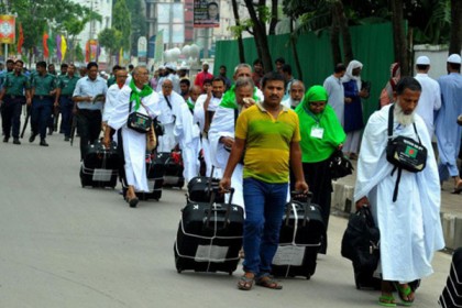 সকালের হজ ফ্লাইট বাতিল