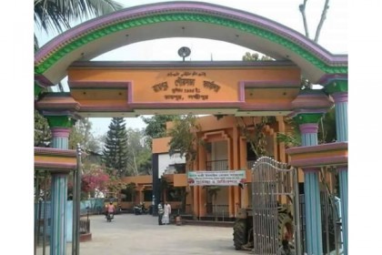 রায়পুরে বিশুদ্ধ পানির সংকটে ধুঁকছে ২০ হাজার বাসিন্দা