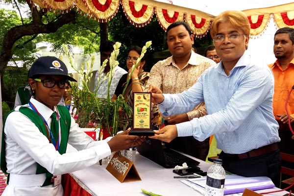 প্রথম ডিজিটাল স্কুলের স্বীকৃতি পেল মাগুরা আদর্শ বালিকা বিদ্যালয়