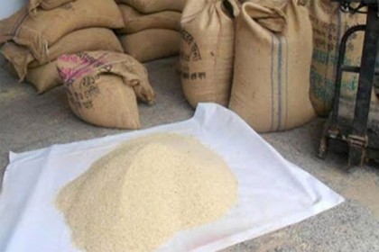 সিরাজগঞ্জের কাওয়াকোলার ভিজিডি চাল চেয়ারম্যানের পেটে!