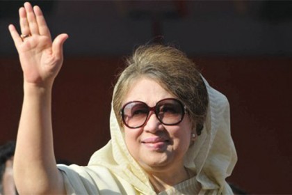 ছেলের সঙ্গে শপিংমলে খালেদা জিয়া
