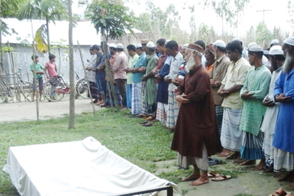 বনশ্রীতে নিহত গৃহকর্মী লাইলীর দাফন গ্রামের বাড়িতে সম্পন্ন