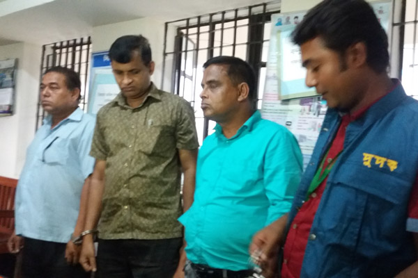গফরগাঁওয়ে ঘুষের টাকাসহ প্রাথমিক শিক্ষা কর্মকর্তা আটক 