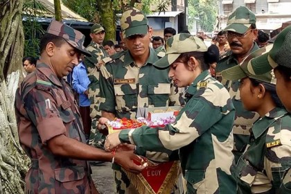 হিলি সীমান্তে 'রাখী বন্ধন' উৎসবে দুই বাংলার মিলন মেলা
