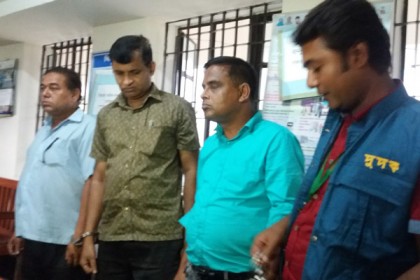 গফরগাঁওয়ে ঘুষের টাকাসহ প্রাথমিক শিক্ষা কর্মকর্তা আটক 
