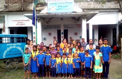 প্রতিবন্ধীদের মাঝে শিক্ষার আলো ছড়াচ্ছে সেতাবগঞ্জ বুদ্ধি প্রতিবন্ধী স্কুল