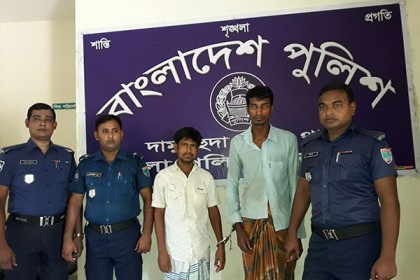 চুয়াডাঙ্গায় প্রতিবন্ধী শিশুকে ধর্ষণের অভিযোগে আটক ২ 