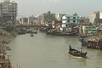 
চট্টগ্রাম সিটিতে খালের অবৈধ স্থাপনা উচ্ছেদে অভিযান
