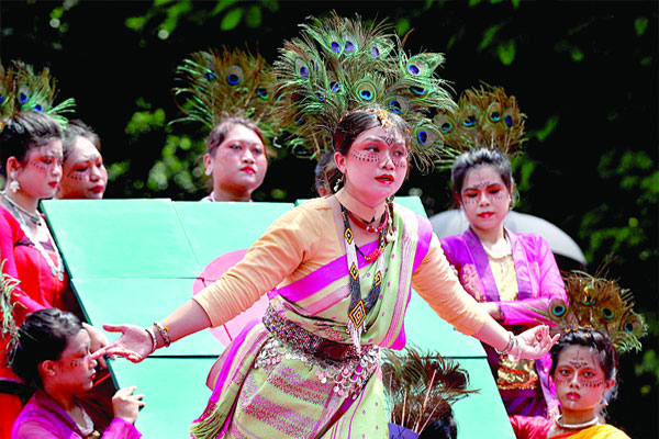 আদিবাসীদের স্বীকৃতি দিতে হবে