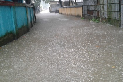 টানা বর্ষণে নীলফামারীর অধিকাংশ এলাকা পানিবন্দী