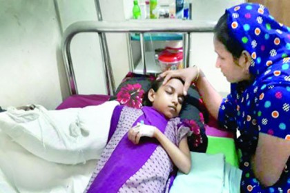 মুক্তামণির অস্ত্রোপচার শুরু