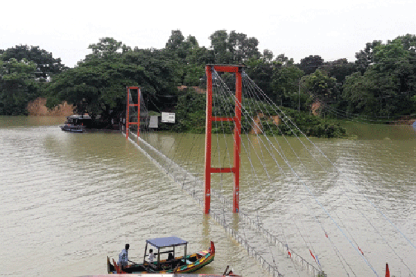 কাপ্তাই হ্রদে পানি বৃদ্ধি, ডুবে গেছে ঝুলন্ত সেতু