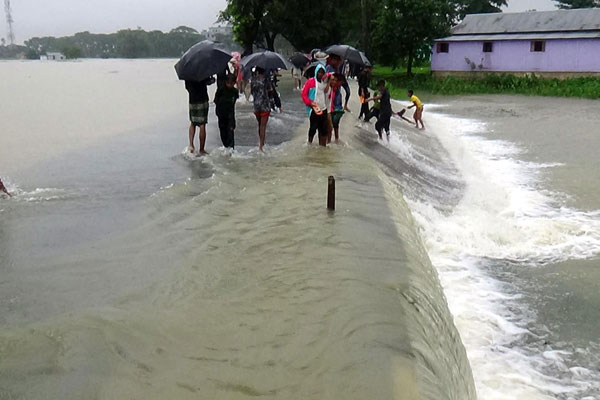 সুনামগঞ্জে সুরমার পানি বিপদসীমার ৯৪ সেমি উপরে 