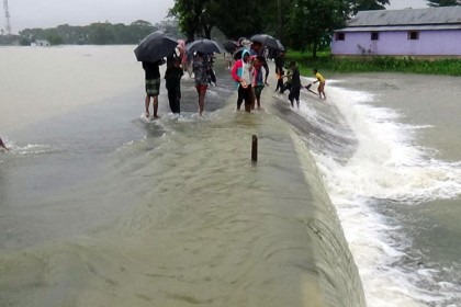 সুনামগঞ্জে সুরমার পানি বিপদসীমার ৯৪ সেমি উপরে 