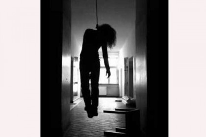 রাজধানীতে নার্সের ঝুলন্ত লাশ উদ্ধার