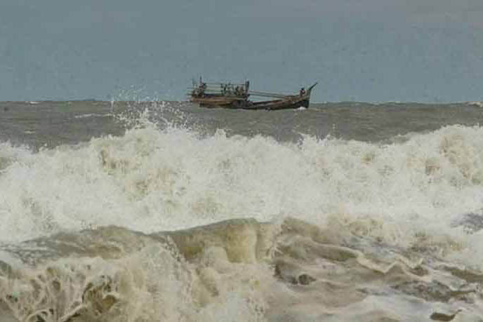 সীতাকুণ্ডে বেড়াতে গিয়ে সাগরে চুয়েটছাত্র নিখোঁজ 
