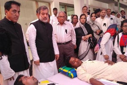 শোক দিবসে চট্টগ্রামে ১ হাজার ৫০০ ব্যাগ রক্ত সংগ্রহ
