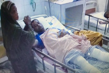 ধামরাইয়ে আ.লীগ নেতার পা ভেঙ্গে দিয়েছে সন্ত্রাসীরা, আটক ৩