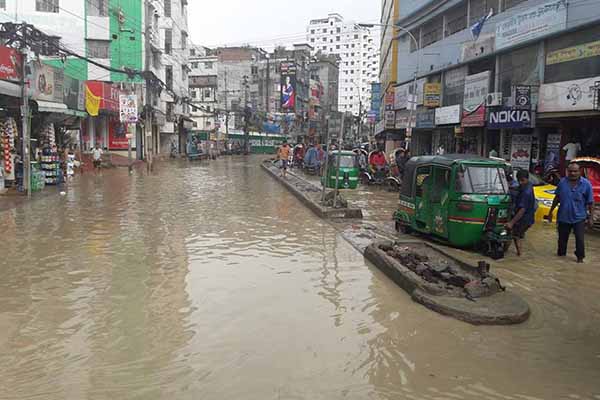 যানজট ও জলাবদ্ধতায় নাকাল রাজধানীবাসী