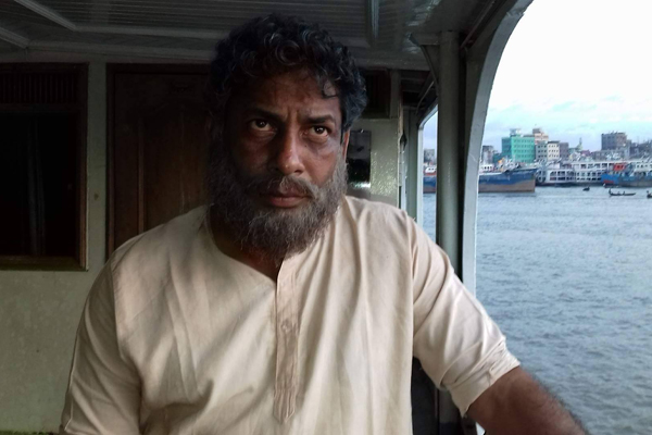 এবার 'ডাকাত' মোশাররফ করিম