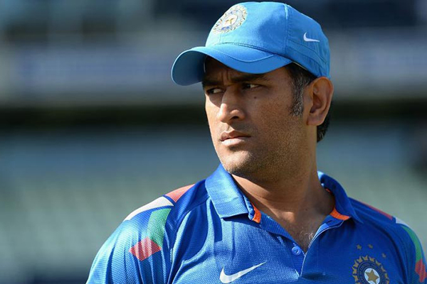 শ্রীলঙ্কার বিরুদ্ধে ধোনির সামনে একাধিক রেকর্ডের হাতছানি