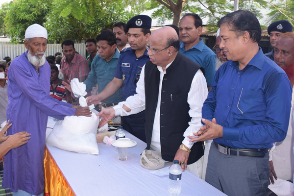 খালেদা জিয়া বিদেশে বসে বন্যার্তদের জন্য মায়াকান্না করছেন : স্বাস্থ্যমন্ত্রী