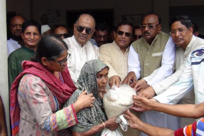 জামালপুরে বন্যা দুর্গতদের পাশে আ.লীগের ত্রাণ কমিটি