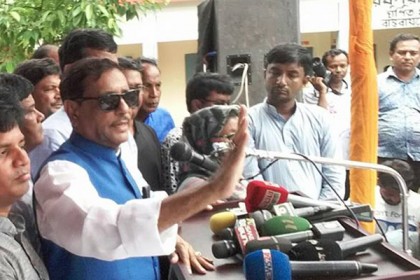 'খালেদার রাজনীতি এখন ভ্যানিটি ব্যাগে'