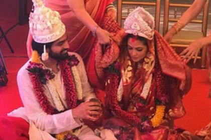 বিয়ের পিঁড়িতে রিয়া সেন