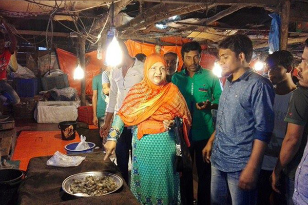 রাঙামাটিতে বিষাক্ত জেলিযুক্ত চিংড়ি জব্দ