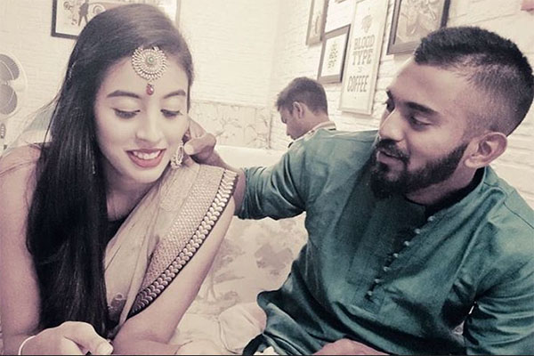 মডেলের সঙ্গে ভারতের তারকা ক্রিকেটারের 'অন্তরঙ্গ' ছবি ভাইরাল