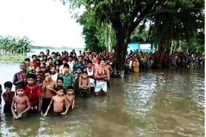পদ্মা পাড়ের ৪৫ গ্রাম প্লাবিত, শিক্ষা কার্যক্রম ব্যাহত