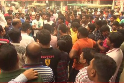 
গ্রেনেড হামলার বিচার দাবিতে ফরিদপুরে বিক্ষোভ

