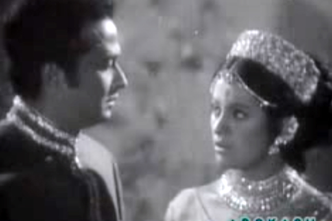 নিজেকে বিলিয়েছেন চলচ্চিত্রের জন্য