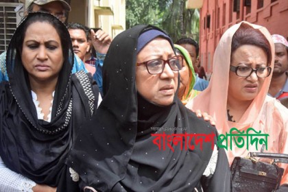 নায়করাজের প্রতি সহকর্মীদের শেষ শ্রদ্ধা