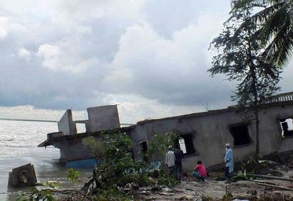 'গঙ্গা যমুনা পদ্মার ভাঙনে বিলীন এক লাখ ৫৮ হাজার ৮২০ হেক্টর জমি'