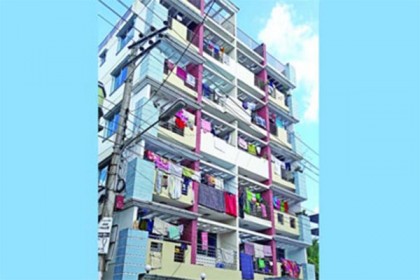 রোজ গার্ডেনে 'জিন' খুঁজছে পুলিশ!  
