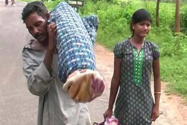 স্ত্রীর মরদেহ নিয়ে হেঁটে যাওয়া সেই স্বামী এখন বিরাট ধনী! 