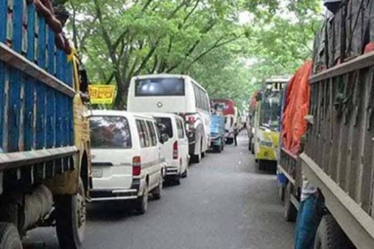 ঢাকা-টাঙ্গাইল মহাসড়কে ২৩ কিলোমিটার যানজট