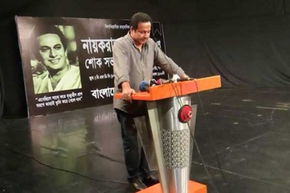 'ইন্ডাস্ট্রি এখন কোনো ফিল্ম লোকের হাতে নেই'