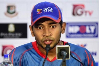 
ইমরুলকে 'একটু দুর্ভাগা' বললেন মুশফিক